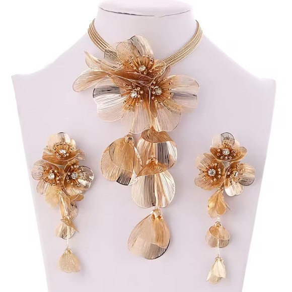 Zara Kate Middleton Famous Cascading Floral Necklace&Earrings Set - Picture 1 of 16